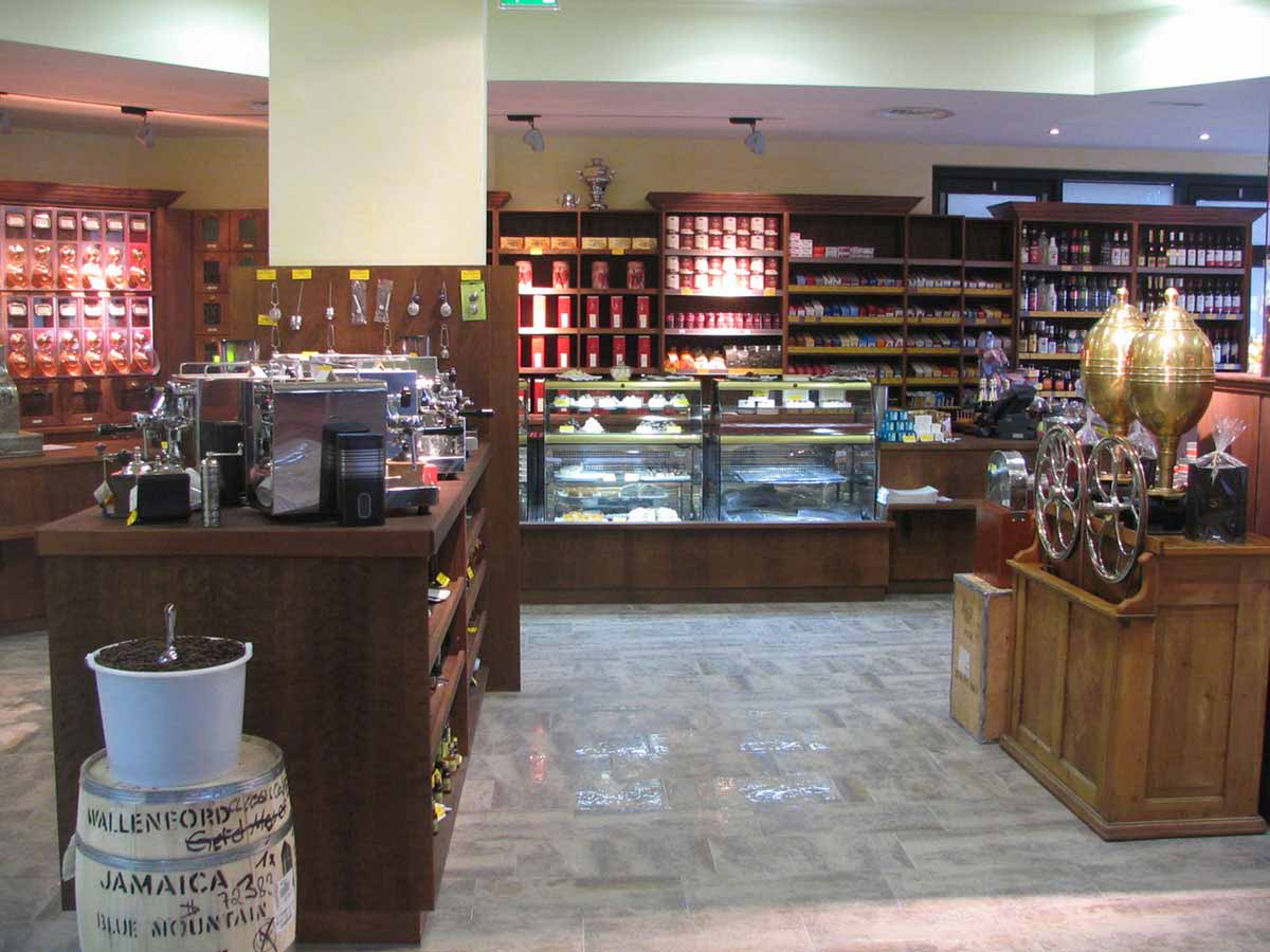 Kaffee Shop im Coffee In - Spzealitäten und Raritäten in einer Antik Design Ausstattung und Planung von Milo