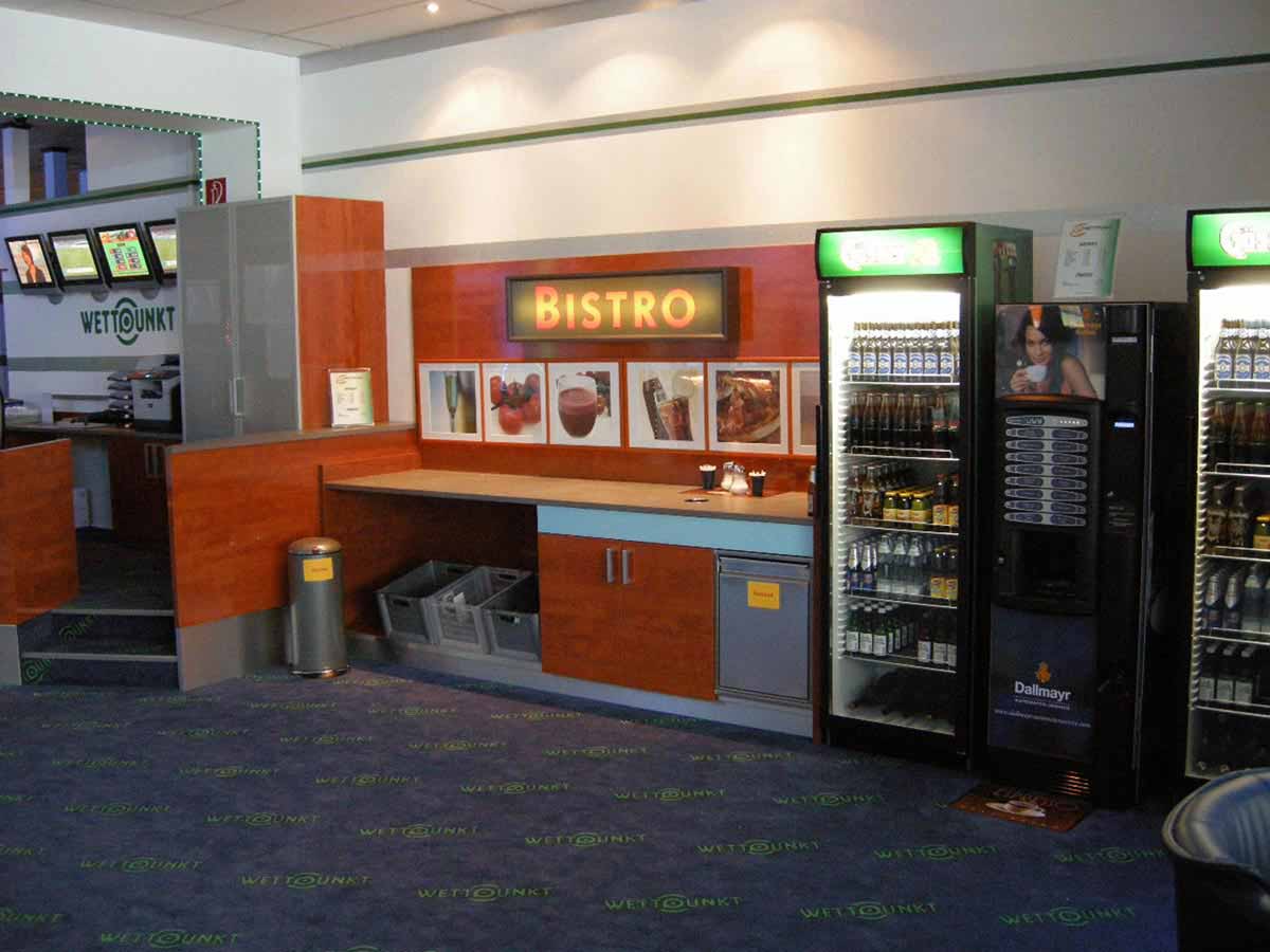 Casino Wettbüro und Slot Machine Casino Knittelfeld - ein kleines SB Getränkebuffet für die durstigen Gäste des Wettpunkt Lokales