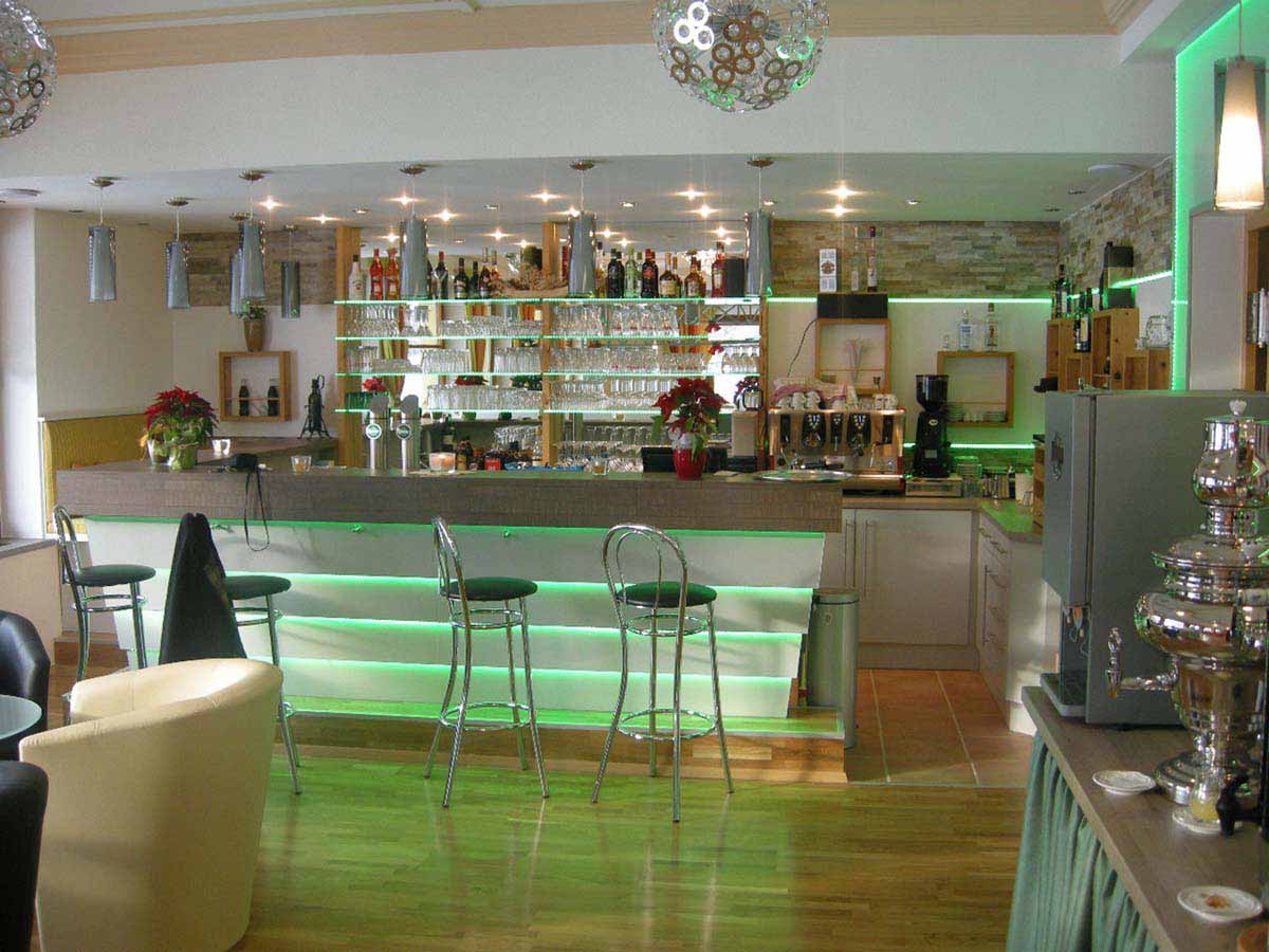 Hotel Restaurant Bar - Hotel Montana - Milo´s Interior und Effekt Licht Design Planung