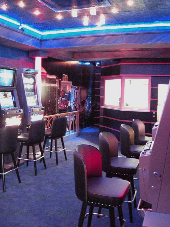 Wettunkt Themen Slot Machine Casino in der Interior Design Ausstattung von Milo