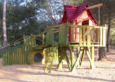 Kinder Garten Freiluft Spiel Park - ein Baumhaus mit vielen Möglichkeiten - Konzept Design Planung Milo