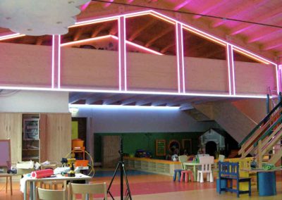 Licht Design Realisation im Indoor Galerie Kinderbereich